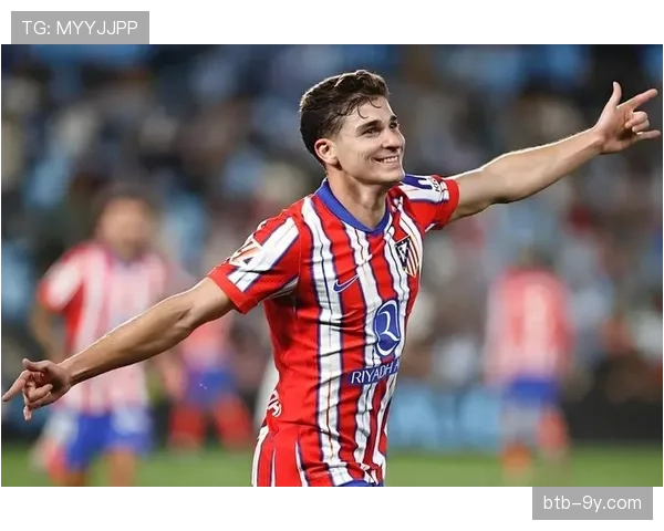 更衣室镜头:训练赛后,阿尔瓦雷斯加练五十次禁区外斜传。